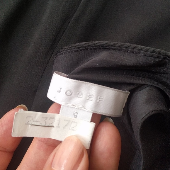 Absolutely Beautiful dress by Josef 🌸🍀🍀 - Picture 14 of 16